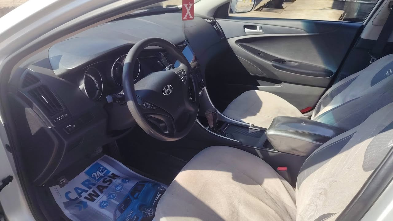 السلا م عليكم
سوناتا موديل ٢٠١٠ مضلع
وارد كوري موديل ٢٠١٠
السياره بيهه قطعه واحده صبغ الجارملغ الأمامي
محرك جديد السياره جاهزه من كلشي الاسفسار
***********
