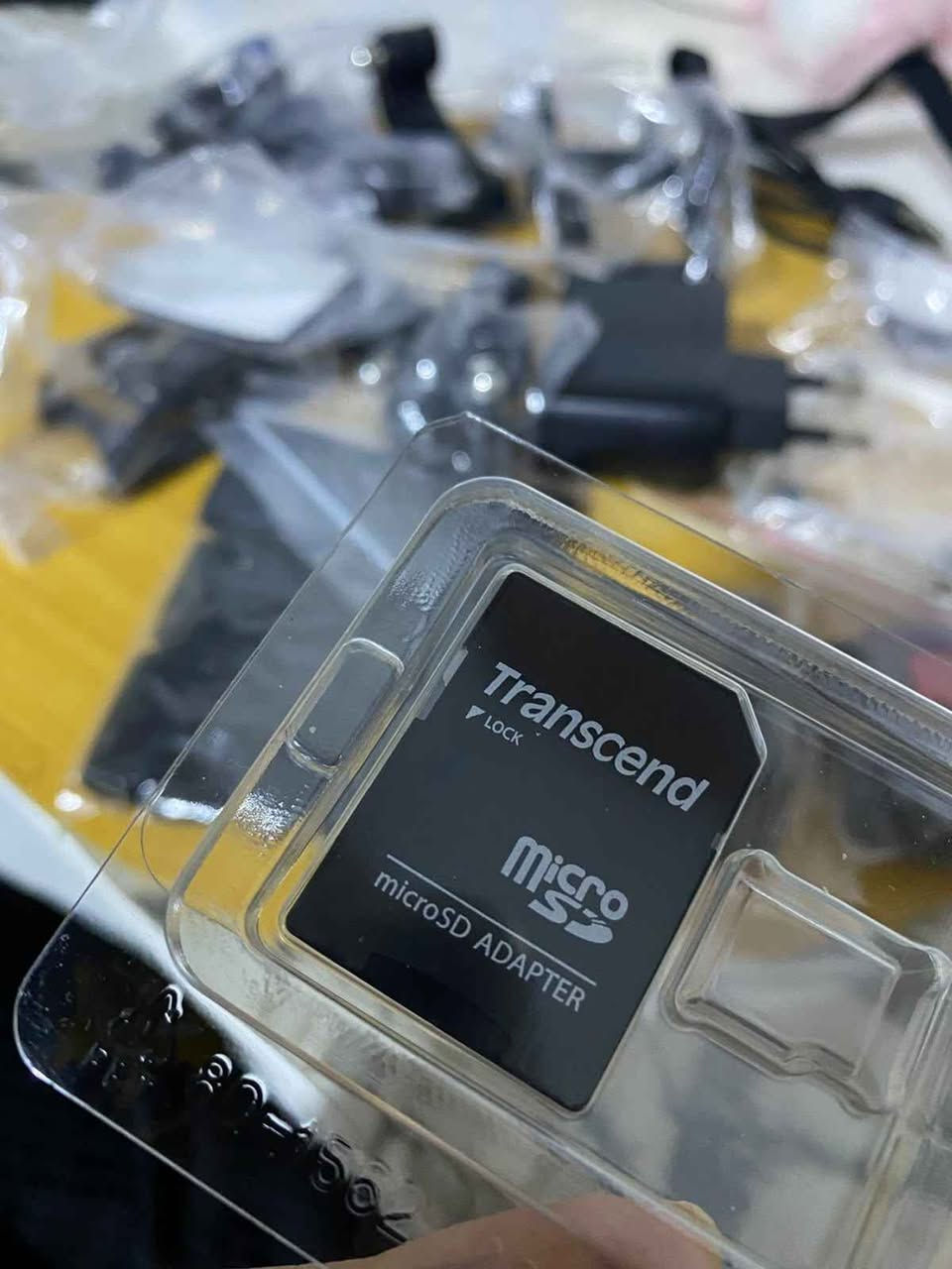 للبيع كاميرا Action Pro 4K Ultra HD جديدة مستخدمه مره واحدة فقط 

كاميرا أكشن بحالة ممتازة، مناسبة لتصوير السفر، الرحلات، الدراجات، والفعاليات الرياضية. تدعم تصوير 4K Ultra HD وتحتوي على Wi-Fi لربطها بالموبايل ونقل الصور والفيديوهات بسهولة.
المواصفات:
تصوير 4K Ultra HD.
Wi-Fi مدمج.
عدسة واسعة.
حافظة مقاومة للماء.
سهلة الاستخدام وخفيفة الوزن.
مناسبة للتصوير اليومي والمغامرات.
📦 تأتي مع الحافظة المائية والإكسسوارات الظاهرة بالصور.
📩 للاستفسار أو الشراء يرجى مراسلتي. البصرة, العراق


**إذا كنت صاحب هذا الإعلان وتريد حذفه لأي سبب، رجاءا أرسل رسالة إلى الدعم الفني**