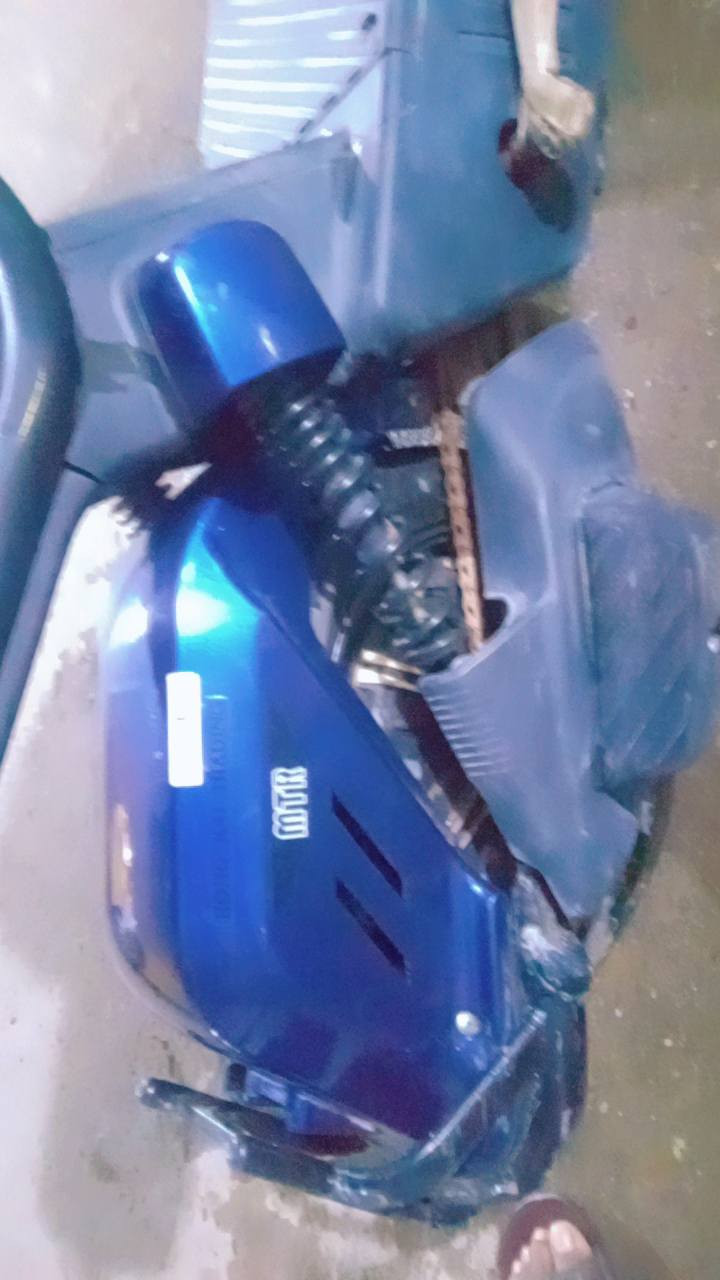 سلام عليكم اخوان دراجه شحن للبيع محتاج على بيعتها كلش دراجه نوع mtrنوع نادر كلش اربعه بطاريات سرعتها 60 دبل اشاره استاند حديث يجي صفح مو خلفي سعرها 350 وبيها مجال للشراي اني خادم / عنواني/الشعب حي البساتين شارع أحمد الوائلي .
هاذا رقمي [0777.197.3606]
او[***********]
وياها شاحنتها و سله مجاناا.
