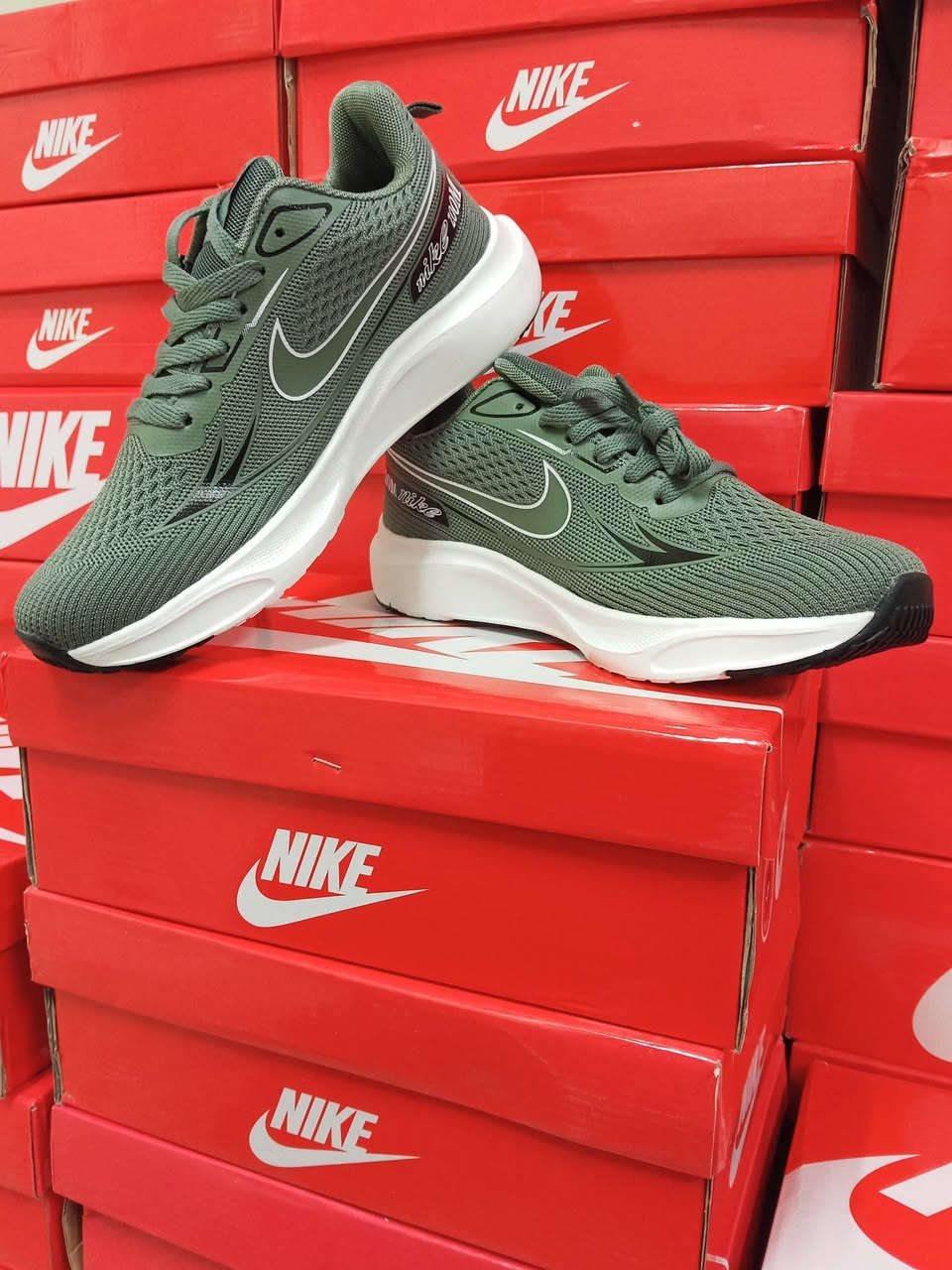 جبتلكم ليوم 😍احذية صنع فيتنامي  🫰✨
 من Foot Point للأحذية تابعو البيج ✨
اجود انواع الاحذيه واهم شي #كشخةةة
عرض العيد😍✨✨قطع أخيرة 
سعر القطعة 15 الف 
بي 6 الوان 
قياسات من 40-41-42-43-44
للطلب مراسلة الصفحة أو الواتساب
***********
رابط البيج 
https://www.facebook.com/share/1E7zWmiKSS/
