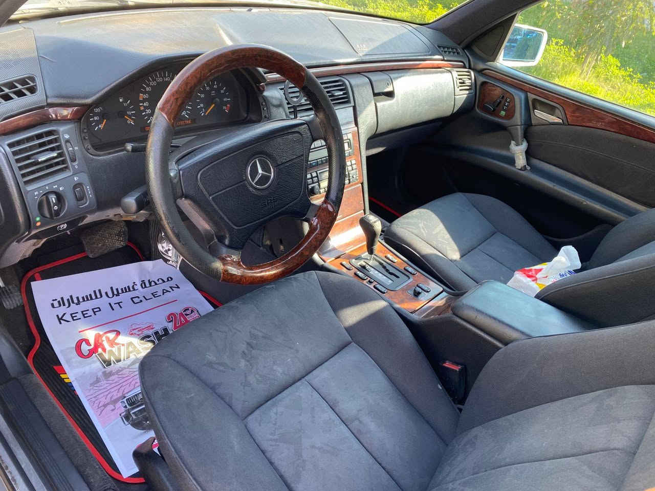 السلام عليكم ام عيون موديل 95 للبيع مكينه خراطيم 320 تبريد شغال بدون حادث *********** جاهزه مكانهه الشعب سعر 85 وبيهه مجال
