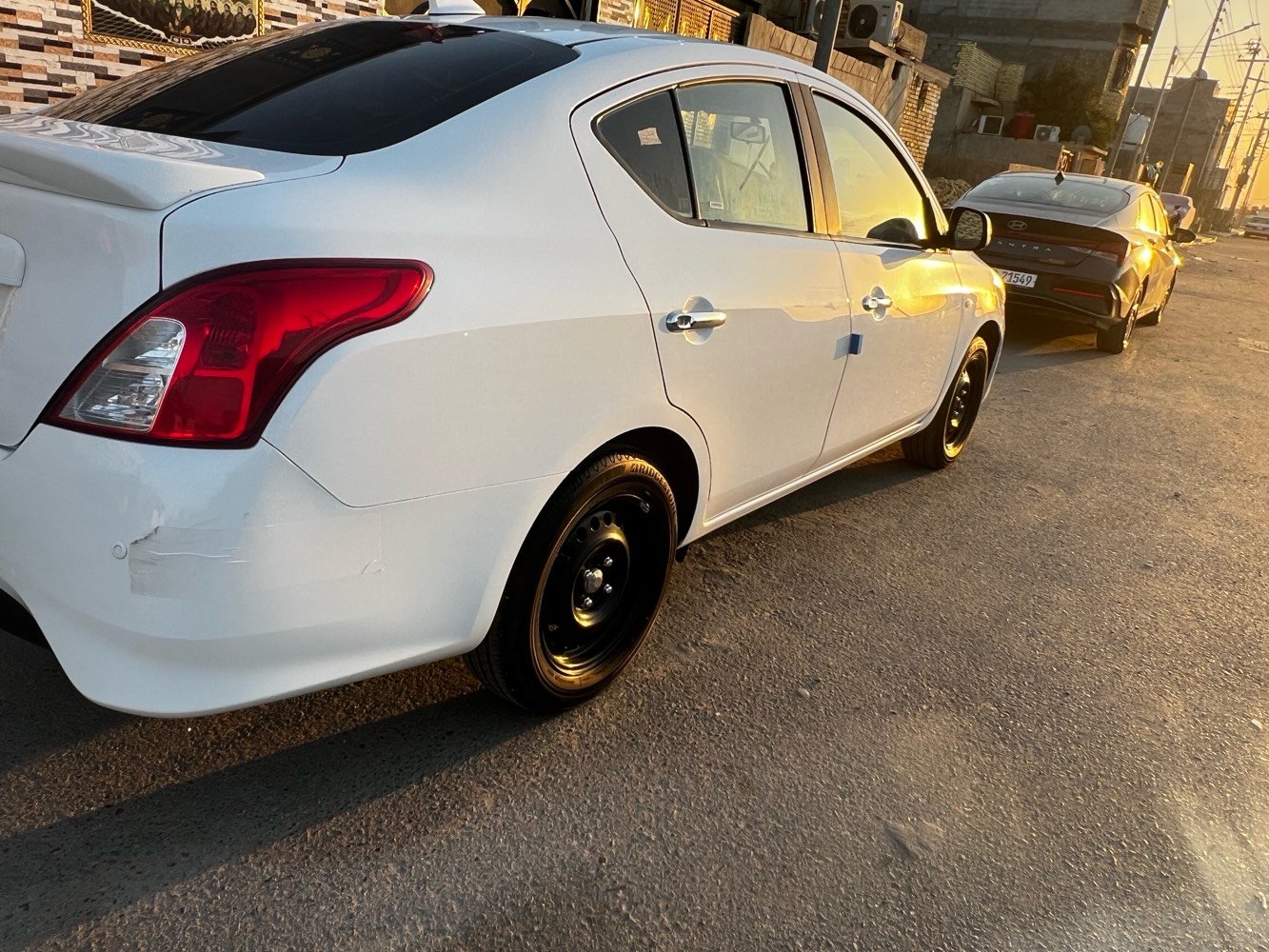 سلام عليكم نسيان صني ٢٠٢٤ مكفوله ماشي ٤٠ ألف بيه بل خشم مالا الجاملغ الأمامي شوي بارد كد شبر والباقي مكفوله من كلشي سبير ما نازل مكانه بصره حي الشرطة 