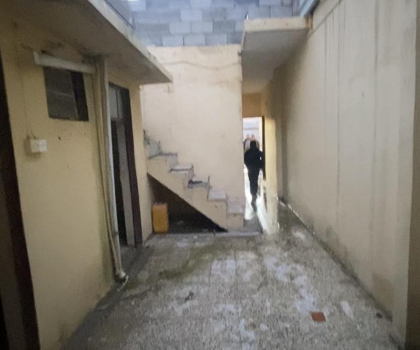 عروض مكتب ضفاف النيل
دار للبيع 
المنطقه موصل الجديده شارع بغداد خلف اصباغ الوطنيه
المساحه 85متر 
غرف عدد 2+مطبخ حمام صحيات 
سند طابو الأيمن 
تحويل مباشر 
السعر 50مليون قابل لتفاوض 
لأستفسار اكثر 📞
***********
***********
عنوان المكتب موصل الجديده قرب المجسر مجاور صيدليه ركن الجديده
