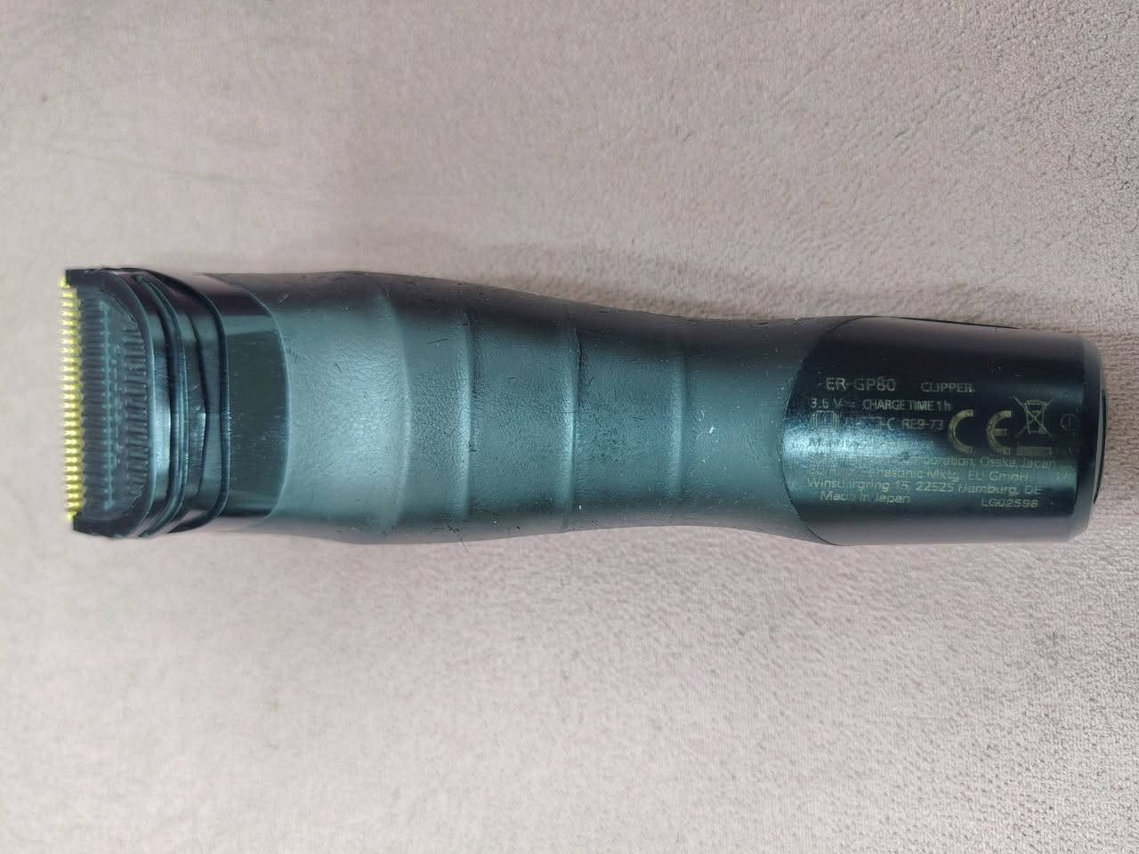 سلام عليكم شباب ماكنه حلاقه وحش الحلاقة قوة ومتانة وسرعةالتوصيل إلى Riyadh - تحديث الموقع⌵
يقدم ملخص المنتج معلومات المنتج الرئيسية 
قم بزيارة متجر Panasonic
4.4
4.4 من 5 نجوم
(131)
باناسونيك ماكينة حلاقة شعر احترافية قابلة لاعادة الشحن مع 3 امشاط وحامل شحن ER-GP80 (صنع في اليابان)
 ⌵ستخدام قليل  وكاله ماخذه 200الف قيم واخذه بلعافيه كلشي مابيه بس الزكا شلعته ***********
