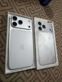 17 برو ماكس ايسم بطاريه 100 مشحون 32 شريحه الكترونيه 256 لون سلفر نضاف...