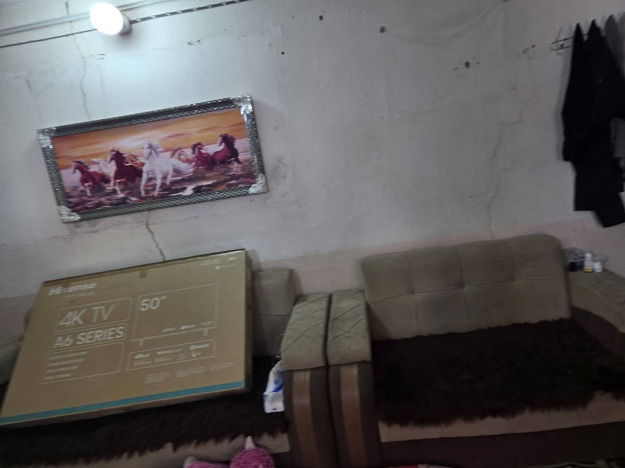 قنفات للبيع بيهن مخسفات يحتاجلهن تعديل 5 قطع سعرهم ٧٠ عنواني!المجر شارع الكراج القديم  ***********
