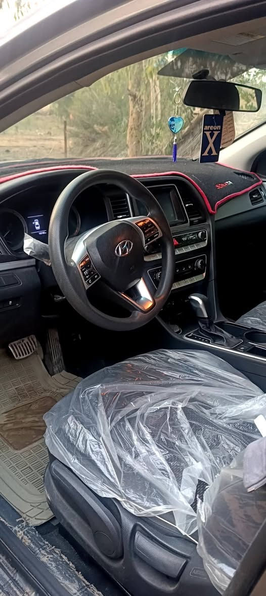 ‏سوناتا  2019 للبيع بسعر البلاش 😮
‏لعشاق الفخامة والسيارات الحديثة، متوفرة الآن سوناتا 2019 بحالة ممتازة ونظافة واضحة، سيارة "حلوة" وجاهزة للشارع.
‏​✅ مواصفات السيارة:
‏​الموديل: 2019 (وارد أمريكي).
‏​المحرك: 2400cc (قوة وأداء مثالي).
‏​المسافة المقطوعة: 100 ألف (حالة نظيفة جداً).
‏​اللون: رصاصي (مميز وفخم).
‏​الرقم: رقم جديد - محافظة المثنى.
‏​🛠️ الحالة الفنية والضرر:
‏​السيارة نظيفة جداً ومتماسكة.
‏​الضرر: قطعتين فقط (جاملغ وبنيد)، والضربة كانت بسيطة وغير مؤثرة (مو قوية).
‏​📍 مكان التواجد: مركز محافظة الديوانية (المالك موجود ومباشر).
‏💰 السعر المطلوب: 127 ورقة (وبيها مجال طيب للشراي المعتني). 
‏​📞 للتواصل والاستفسار عبر الرابط التالي
‏https://wa.me/447723341772
‏
‏
‏​محتاج تبيع سيارتك وأنت ببيتك؟ 🏠
‏لا تتعب نفسك بالمعارض، "مشروع سيارتي" يوصلك لآلاف المشترين وبشكل مجاني حالياً!
‏📲 راسلنا الآن عبر واتساب:
‏[https://wa.me/447723341772]
‏​#هيونداي #سوناتا #Sonata2019 #سيارات_العراق #الديوانية #المثنى #بيع_وشراء_سيارات #مشروع_سيارتي #سوق_السيارات


**إذا كنت صاحب هذا الإعلان وتريد حذفه لأي سبب، رجاءا أرسل رسالة إلى الدعم الفني**