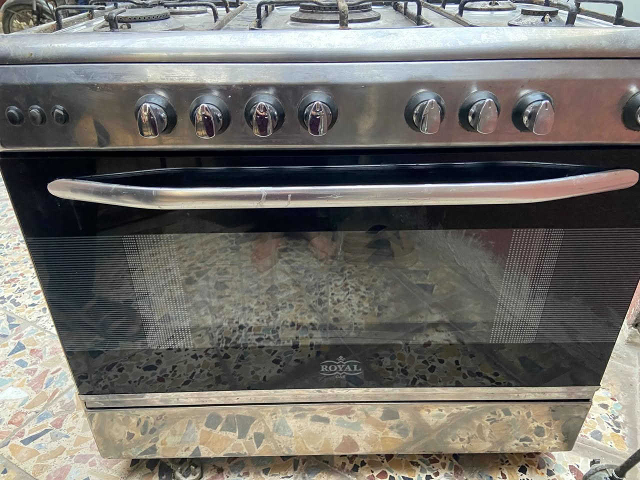 السلام عليكم طباخ خمس عيون للبيع نظيف جدا ماركة رويال  سعرة 200 وبي مجال العنوان البصرة المشراق الجديد هذا رقمي *********** البصرة, العراق
