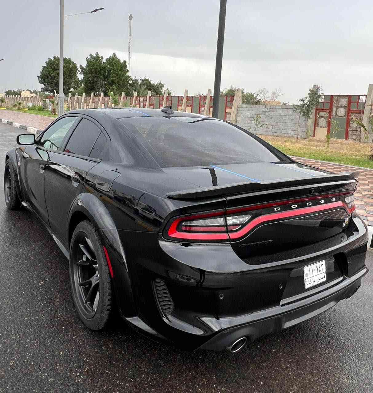 السلام عليكم  ‏مدير 2023

سكات باك وايد بدي موبر النسخة 90من اصل 230 قطعة حول العالم  اللون الاسود  

مرقم وكامل البصره  

محرك 6400 ماشية 16الف km السيارة فول مواصفات كشنات جلد وكنتارة كهربائية تدفئه وتبريد ستيرن تدفئه شفتات ستيرن ستيرن كهربائية خزن ممري نقطة عمياء رادار امامي سماعات هارمن 

دخول السيارة تقرير وبيه بارد قطعتين قمارة وجمالغ فقط والبقي السيارة مكفوله من كلشي 

رقم الشاصي.  2C3CDXGJOPH678458

السعر / 300$ ثلاث شدات 

العنوان /البصره ابو صخير سكن المطار

الرقم /*********** البصرة, العراق
