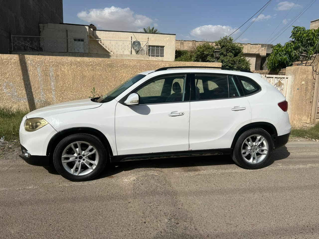 برلنس  ١٤  v5  رقم بغداد دولي سنوية لغاية ٢٨ سيارة مواصفاتها معروفة كير وتبريد ومحرك خير من الله حدادية جديدة السيارة بيه بنيد مصبوغ وجاملغ  السيارة نظيفة داخلها نظيف  ماشية ١٢٠ تحويل ثاني  يوم   السعر ٧٧  الاتصال ***********
