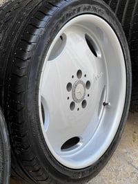 ويل مارسدس حجم18 ، مع تخم تاير جديد ،مع سبيسرات تخم ،، السعر ٤ ورقات و...