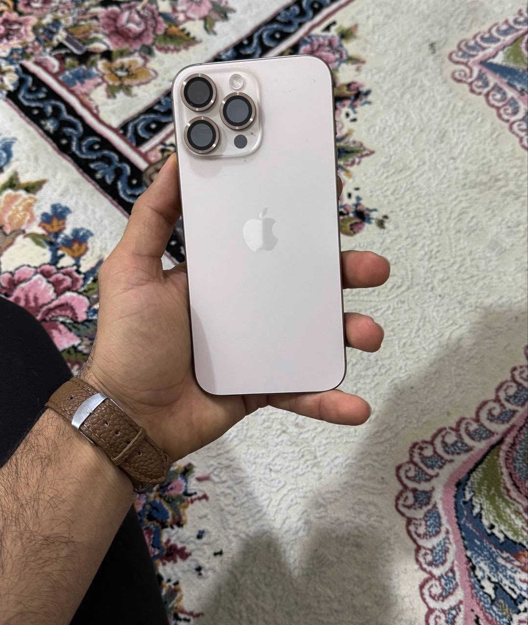 � للبيع – iPhone 16 Pro Max

 • 📲 النوع: ايفون 16 برو ماكس
 • 🔁 دبل سيم كارت (شريحتين)
 • 🌍 نسخة الشرق الأوسط
 • 🎨 اللون: تيتانيوم صحراوي (مميز وفخم)
 • 🔋 صحة البطارية: 100%
 • 🔄 عدد دورات الشحن: 120 فقط
 • ✨ النظافة: 100% (وكالة، بدون خدوش)

📦 الجهاز نظيف جداً ومستخدم استخدام خفيف
 
***********
