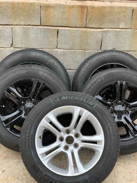 سلام عليكم 
مكاني بصرة ***********
ويل حجم ١٧ تخم كامل+ ويل اضافي بس واحد بيه عواج قليل ومعدل لا لحيم ولا اي شي فقط تعديل السعر ٣٠٠الف 
لدات دعاميه جهة اليمنه زوج ١٥ الف 
دوسه sxt يسره صفحة السايق تفصيخ ٢٠ الف 
دوسات اوباما تجاريات مال Sفقط مصبوغات غير مستعملات ٥٠ الف 
لحية sxt ٢٠ الف 
شباك دعاميه srt ابو الفتحات ١٠ الف 
ستدات تفصيخ ٢٣ استد ٢٠ الف
