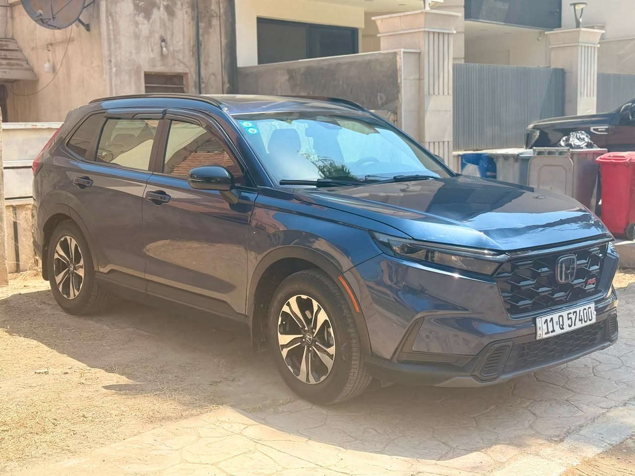 هوندا crv 2023 sport
السيارة صبغ قطعتين بنيد و جاملغ ماشيه 60 الف كيلو 
السعر 19.500$ بغداد المنصور
***********
