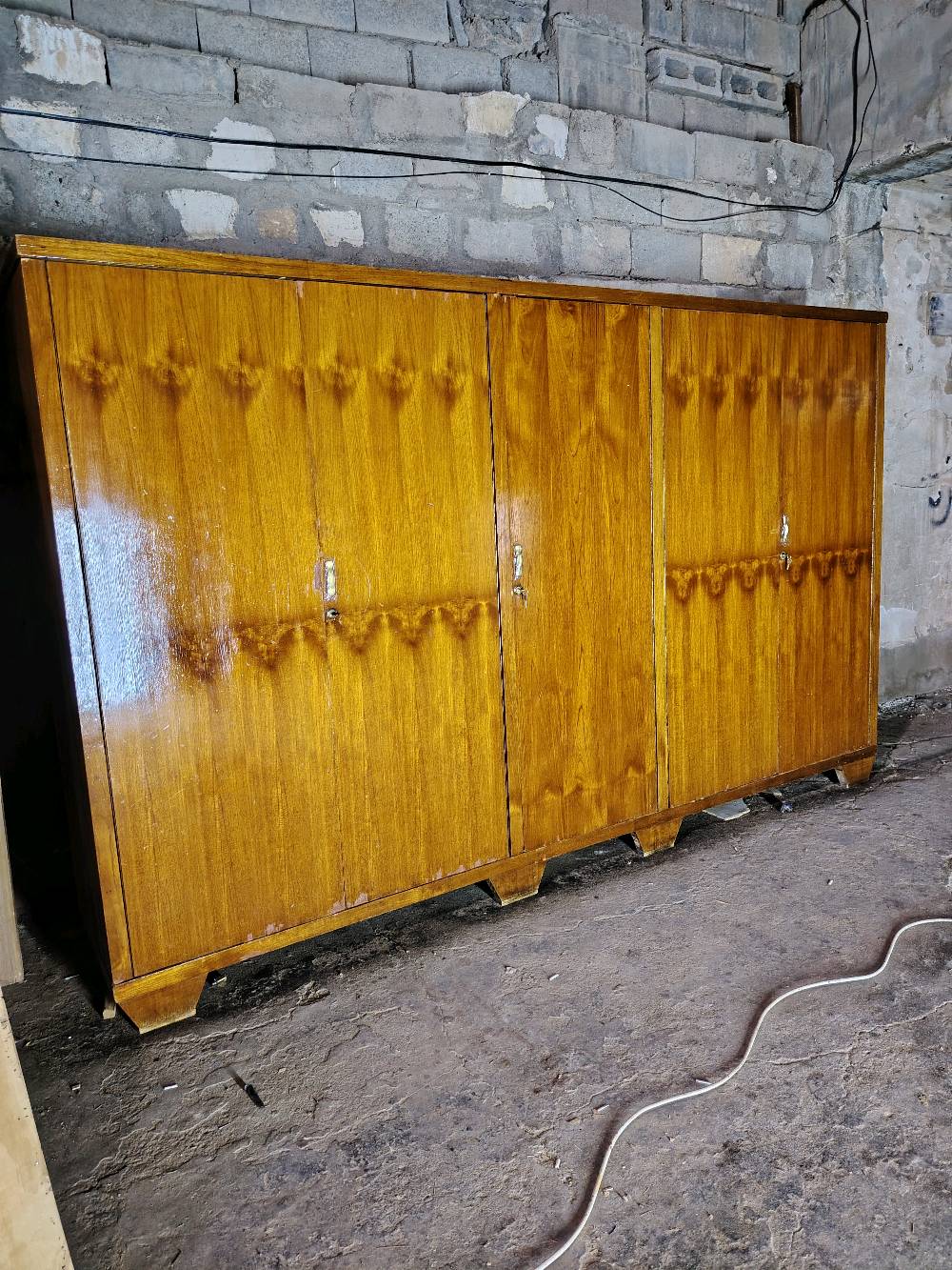 غرفه حطاطه درجه اولى 
العنوان 
الرمادي _ التأميم _ القادسيه الثانيه_مقابل مدرسة زين العابدين _مجاور حدادة البركه
