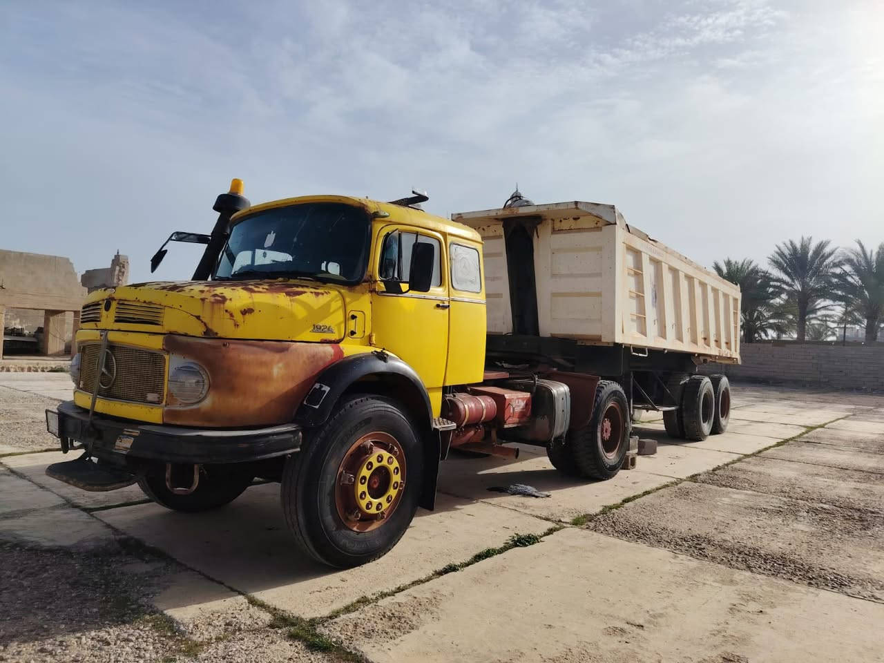 السلام عليكم للبيع اقجم موديل 82 جاهزه مكينه سوبر كفاله كير 111 كفاله  عربانه 26 متر حداديه الفلوجه مجموعه براد 16 رقم بغداد تحويل ثاني يوم السعر المطلوب 2 دفتر و80 ورقه مكانها رمادي 
***********
