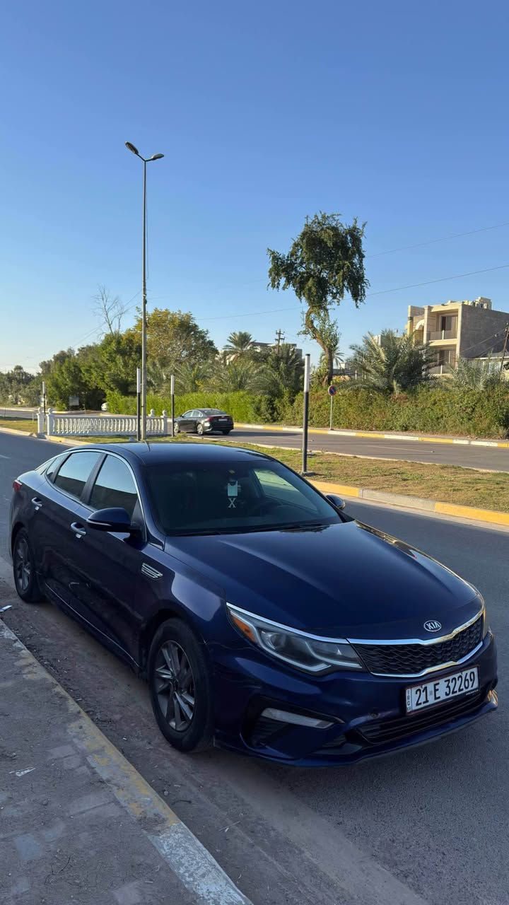 السلام عليكم لبيع كيا اوبتيما 2019 حادث جاملغ امامي ايمن وباب الامامي ايمن ابدل واحد بلادي نفس الون بدون ايرباك يعني كلها سليمات كير مكينه تبريد مكفولات على وضع البلاد رقم سليمانيه باسمي تحويل ثاني يوم او وكاله على اليعجبك لاستفسار *********** بغداد, العراق
