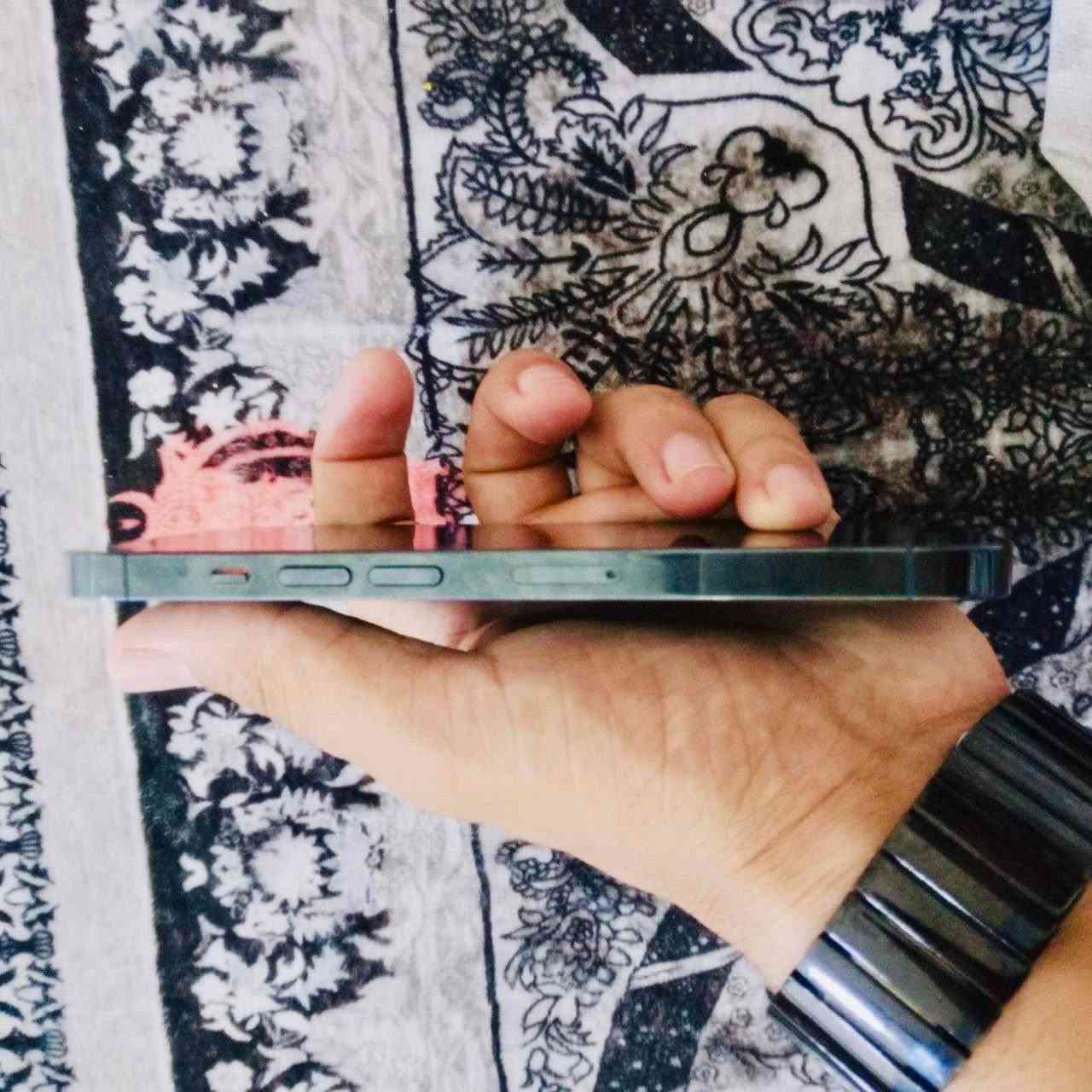 السلام عليكم 
13 برو 
ذاكره 256 
بطاريه 84 
زيتوني 
وكاله ممفتوح 
السعر 650


**إذا كنت صاحب هذا الإعلان وتريد حذفه لأي سبب، رجاءا أرسل رسالة إلى الدعم الفني**