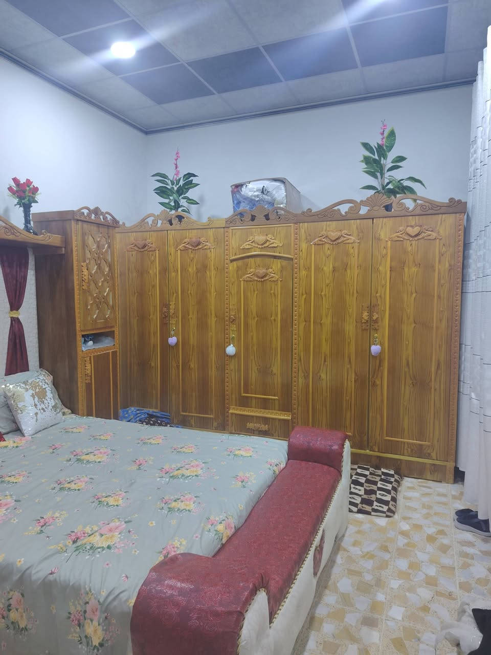 السلام عليكم غرفه اخشاب صاج للبيع  
الرقم                                     
واتساب***********
السعر 850
