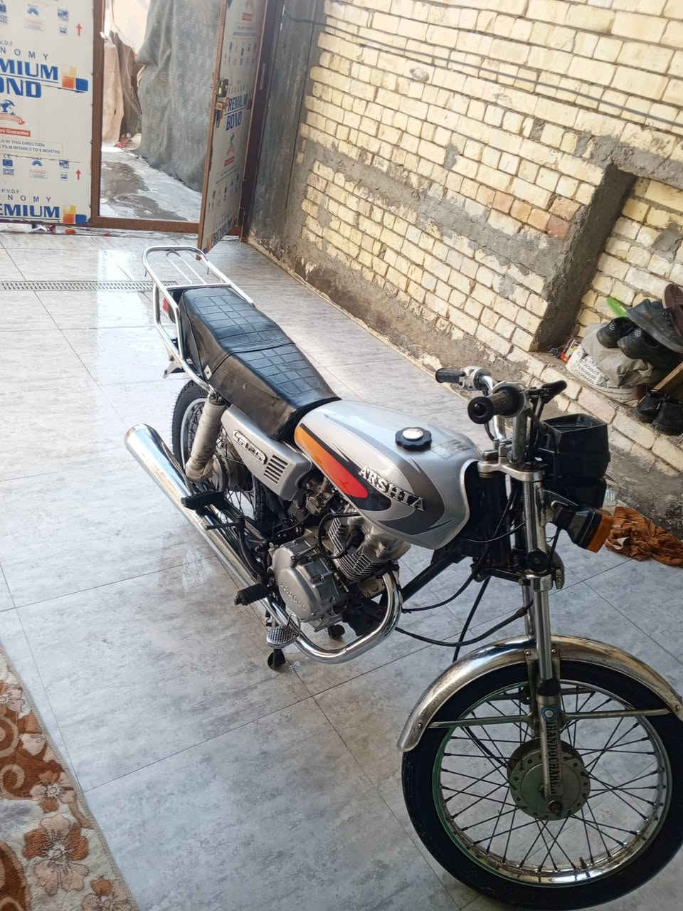 سلام عليكم 
اربعه كير اشره وراق صولي مديل 16 دراجه نضيفه عوزه بس لايت مامي الدراجه كامله مكمله مكاني كربلاء السعر 550 وبيه مجال بسيط  رقمي ‏‪***********‬‏
