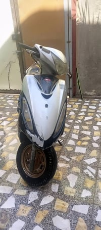 دراجة kymco  مجفتة قبل فترة  ومتروكة  السعر 175 07725245597