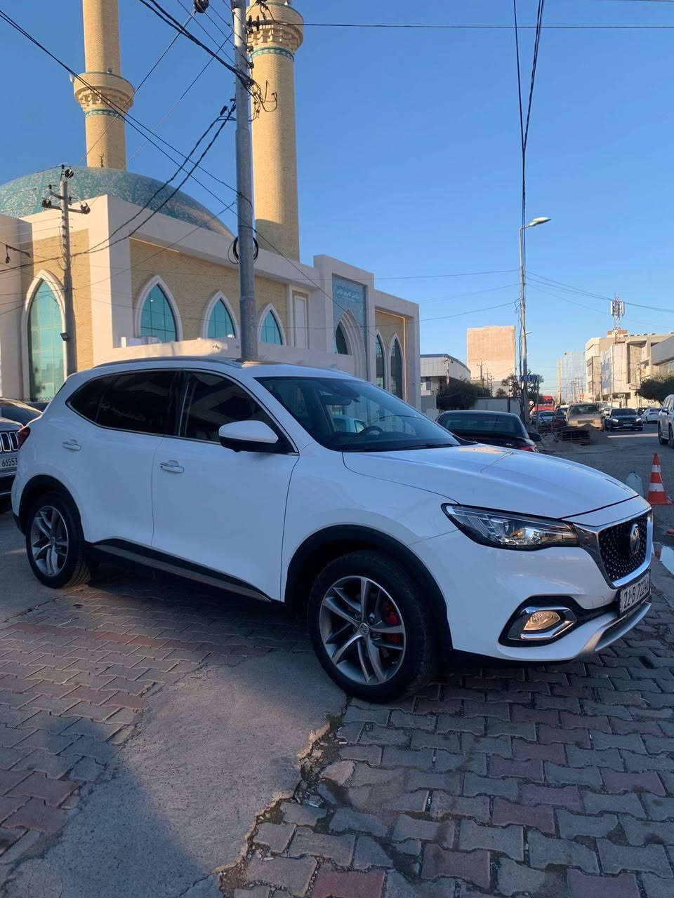 کــــــــوردی : 

تەنها فرۆشتن ، گۆڕینەوە ناکـــا 
ئێم جی   MG . HS 
مـــــۆدیل / 2021 
مواسفات ، ( Trophy )  فوول 
پانۆڕاما ، دەبل ئەکسل ، کوشن سبورت
زەمانی شەریکەی مــــــاوە 
کلین ، بێ سبوغ 
بستەک قەلەم کاری لە چاملغ 
بێ ژوورێ ، بێ ئێڕباگ 
مەکینە V4.2.0 تـــــۆڕبۆ 
ڕۆیشتن / 60,000 km
ڕەقەم هەولێر سەنەوی نوێ
٦۰۰ $ غەڕامەی لەسەرە پاش 
معاملە وەردەگریەوە  

نـــــرخ  ۱٤٥ $ 
بۆ پەیوەندی ( *********** ) 

عربي : 
فقط بیع ، ماعندنا مراوسة 

ام جي MG . HS 
مودیل / 2021 
ظمان شركــــــــة 
مواصفات :  ( Trophy ) فوول 
بانـــــوراما ، دبل ٱکسل ، کشن سبورت
کلین ، بدون صبغ 
شبر كارت بالجاملغ امامی 
بدون دواخل ، بدون ٲیرباك
محرك V4.2.0 تیربو
 ماشي 60,000 km 
رقم اربیل سنویة جدید 
٦۰۰ $ غرامة مروریة علیها 
بعد المعاملة نرجع لك 

سعر    ( ۱٤٥ $ ) 
للاتصال  *********** أربيل, العراق
