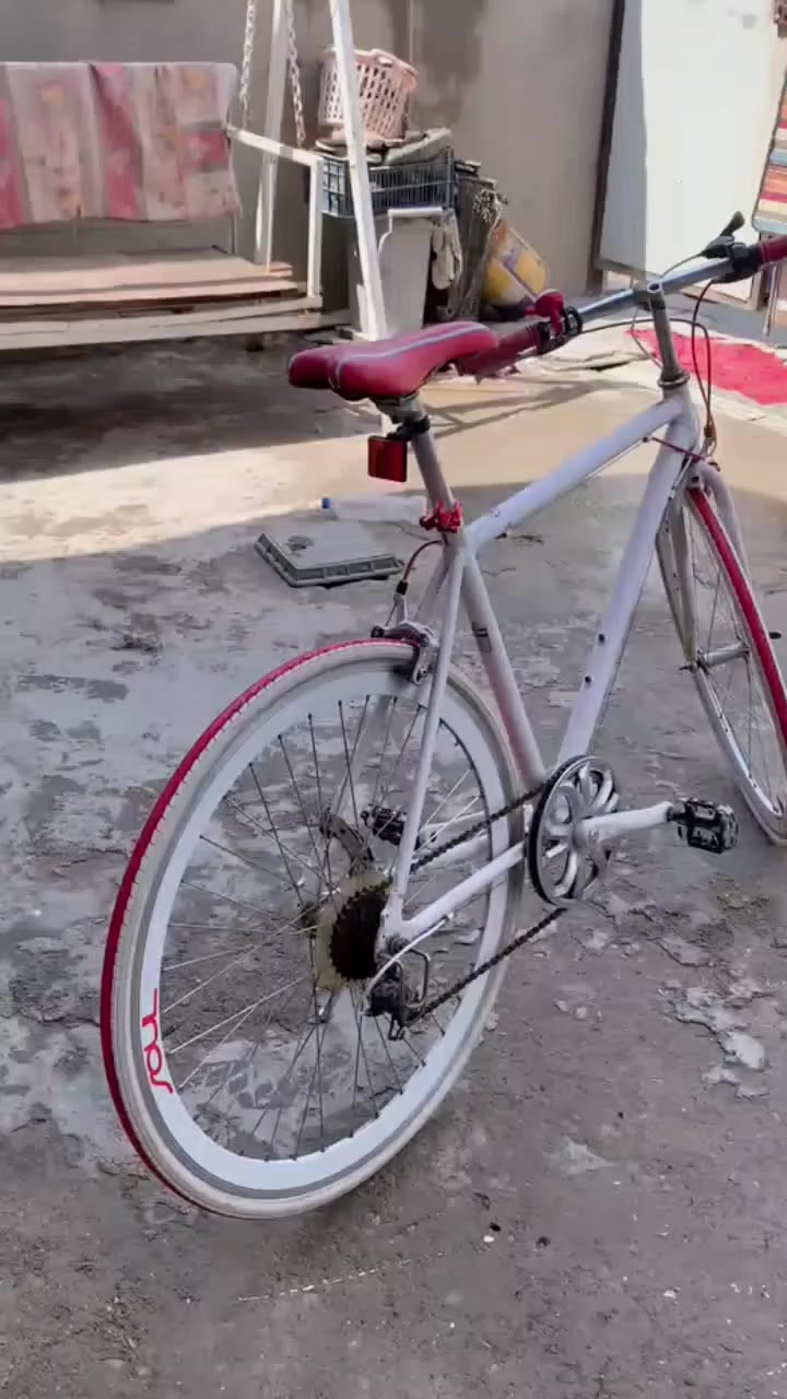 للبيع سعر 125 وبي مجال 
*********** مكان قرب بسمايه
