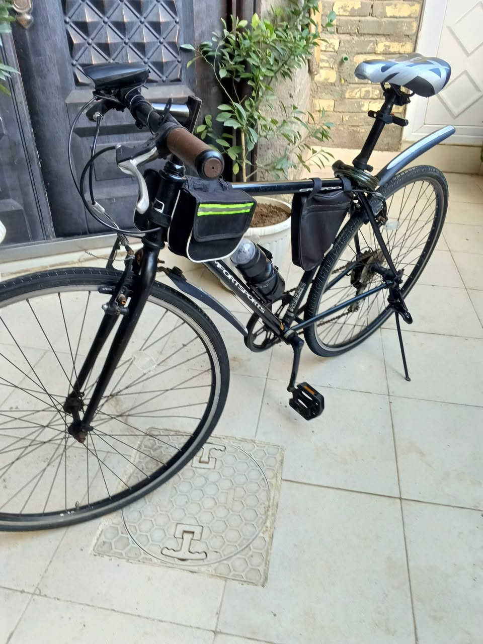 السلام عليكم بايسكل C700للبيع حجم 28 للترحال العنوان بغداد الصابيات السعر 220الف وبي مجال للاستفسار *********** موجود بل خاص
