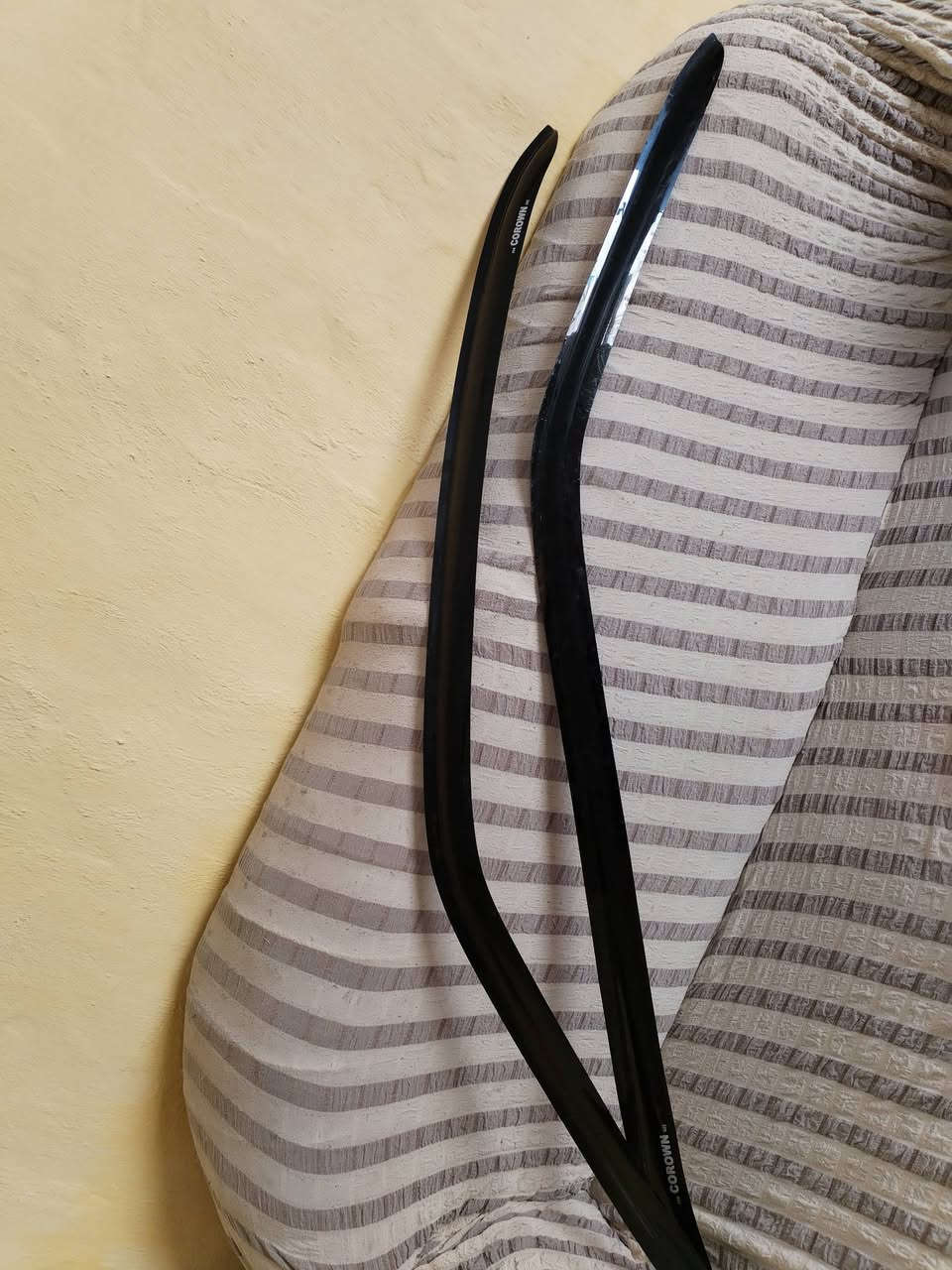 السلام عليكم شمسيات اخو جديد مستعملات 3 يام مابيهن اي خلل سعر 20 مكان كوت الاستفسار عله رقم ***********
