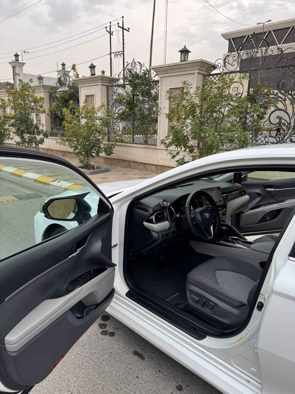 السلام عليكم 

كامري 2021 امريكي كلين تايتل 
بدون ضرر 

فئة LE

رقم سليمانية بأسمي 

السيارة داخله سستم بوكالة تيوتا 

كل صيانتها بالوكالة 
السيارة نظيفة ومابيها اي عيب 

محرك بانزين 2500 شاشه كبيره
بچم كبس

ماشية 75 الف ميل 

بيع فقط 

مكانها الفلوجة 
للأستفسار اكثر 

***********
