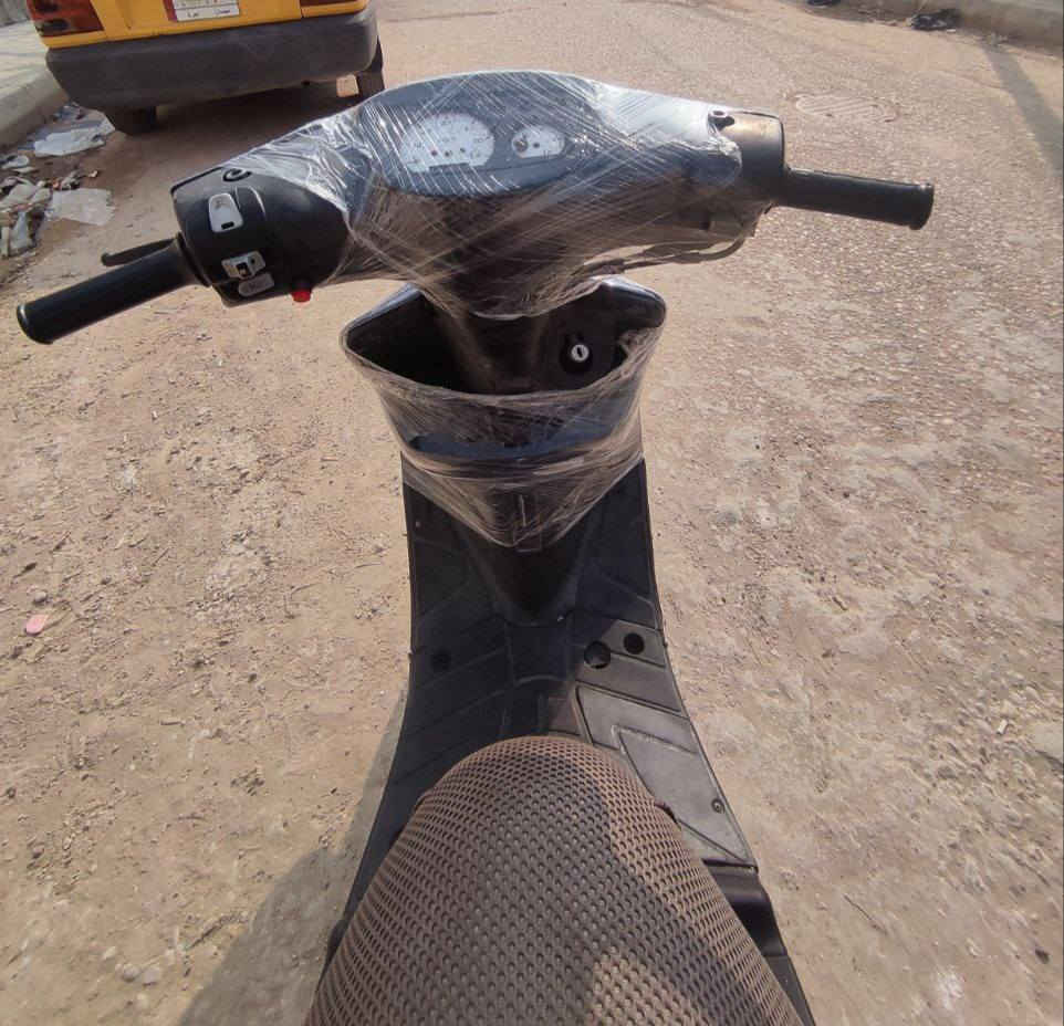 السلام عليكم
yamaha BJ (ام تسعه ، يوماها) للبيع
السعر ٢٥٠ 
اوراقها ضايعه ، اسويلك بيها عقد بيع وشراء ، الدراجه مفتوحه مره وحده قبل ٧ اشهر ، ومكفوله عشائرياً
مكاني حي الغدير قرب فلكة القاضي
رقمي متوفر واتساب - ***********
