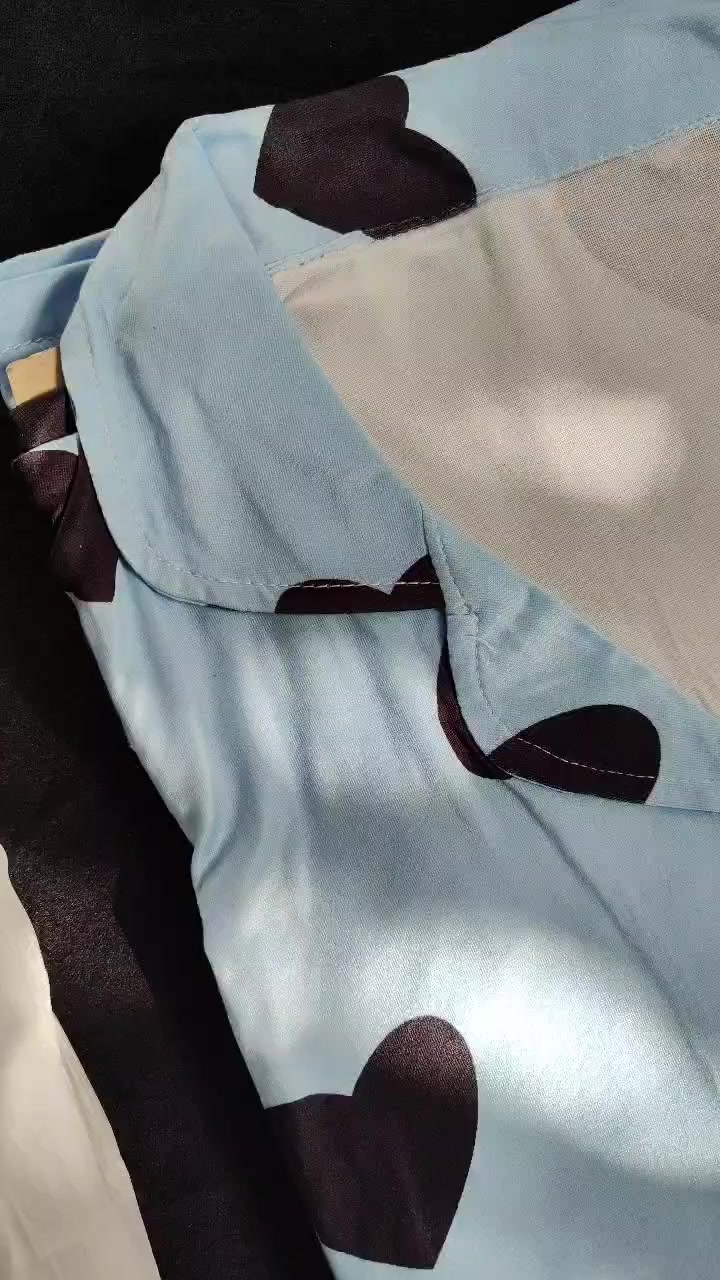 وصلتني بضاعه جديده وبيها قياسات  سعر القطعه ٩ والي تاخذ قطعتين  احسبها ١٦ عنواني مجمع  الدور  وعندي توصيل


**إذا كنت صاحب هذا الإعلان وتريد حذفه لأي سبب، رجاءا أرسل رسالة إلى الدعم الفني**