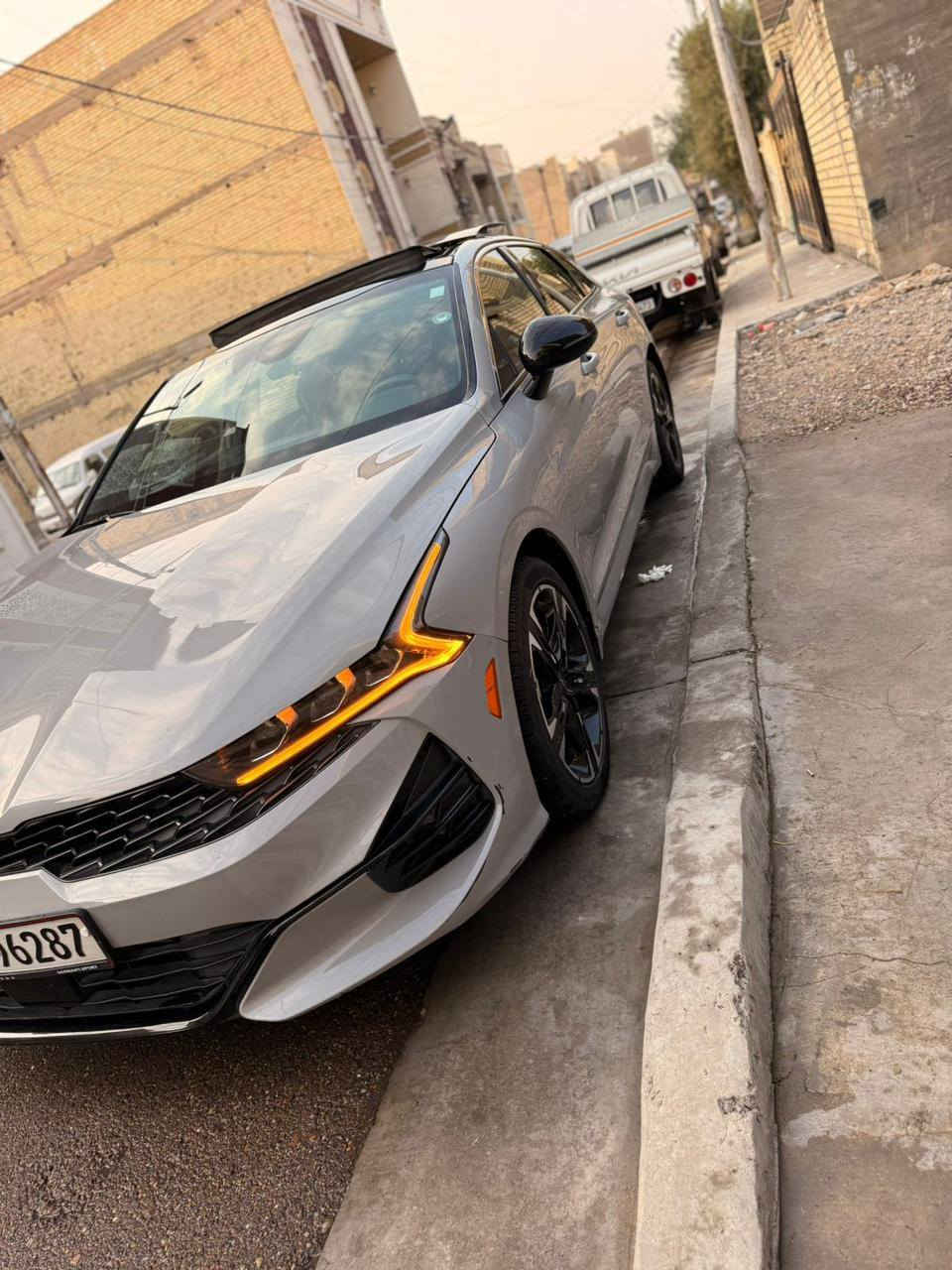 K5 GTline (فول موصفات) 1\1
ماشيه 32
موديل 2024
اللون أسمنتي 
مكينه 1.6 تيربو 
فتحه سقف بانوراما  
تشغيل عن بعد 
تشغيل بصمه 
بصمه أبواب 
كرسي كهربائي 
الجلد احمر 
رادار
شاشه كبيره لمس 
كان تدفئه تبريد 
شحن لاسلكي  
كاربلاي 
فول للأخير وبعد بيها هواي مواصفات الGTline المعروف مواصفلته 
حادثها بالمنشور وبيها قطع كلير 4 بدون معجون بدون صبغ 
العنوان بغداد الكرخ 
السعر 185 
للاتصال ***********

