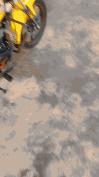 السلام عليكم دراجه للبيع دايوان موديل 23 سنويه ورقم نضافه 95 الشراي يتصل *********** الخاص مقفول
