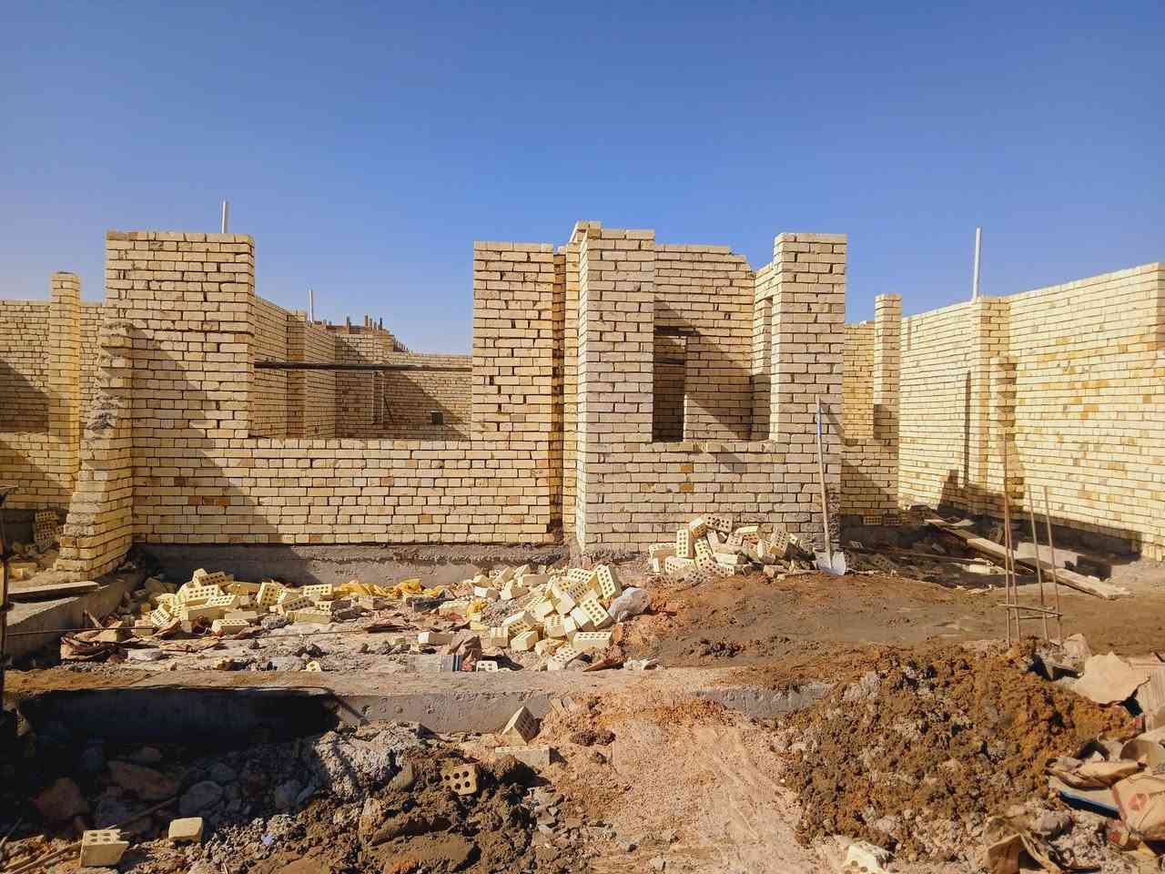 خلفه بناء درجه اولى استمرار بالعمل استلام مهندس شرط ناخذ مكطوعه وناخذ عل دبل وبليوميه ***********
