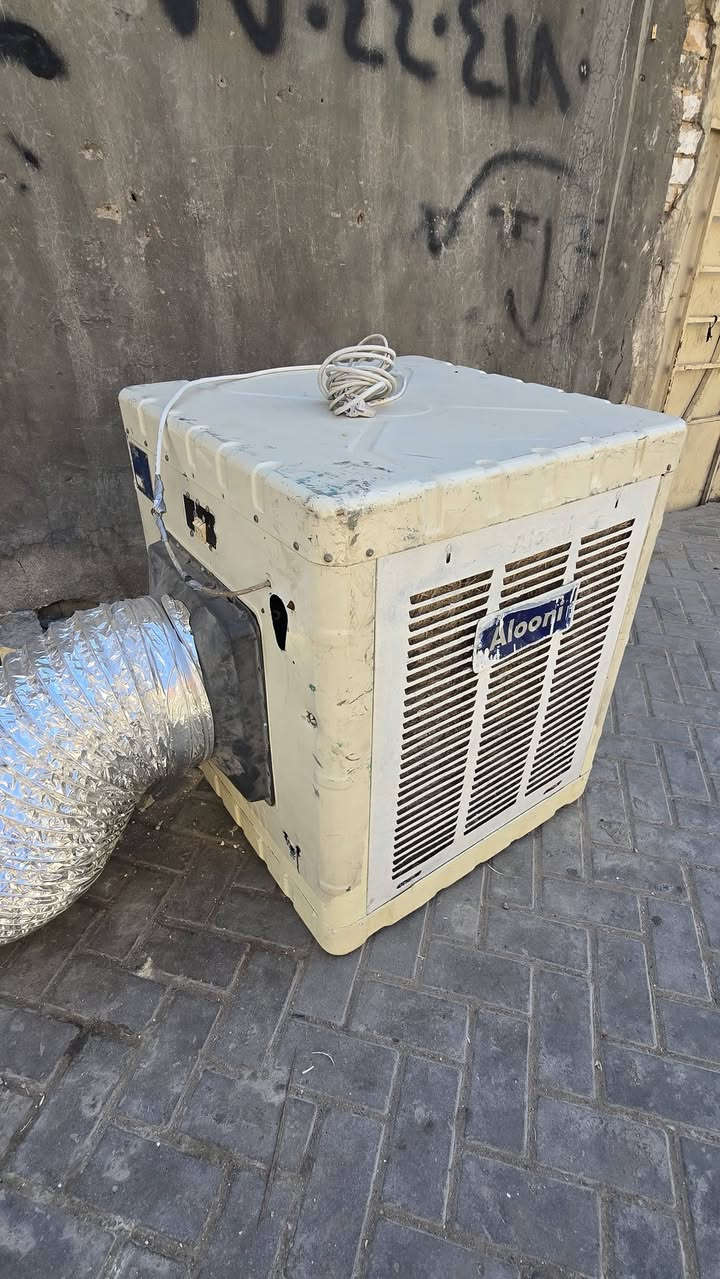 مبردة حديد 2.5 للبيع سرعتين برودة تخبل.  حلفة جديدة ودكت وكيبل ٧ مترات . جبتها قبل اسبوعين وما كعدت بالشباك . ع دكت وهوها ثلج .
مكاني مدينة الصدر السعر ٩٠ الف هي والحلفه والدكت.
تواصل وياي خاص
او ع رقم ***********
