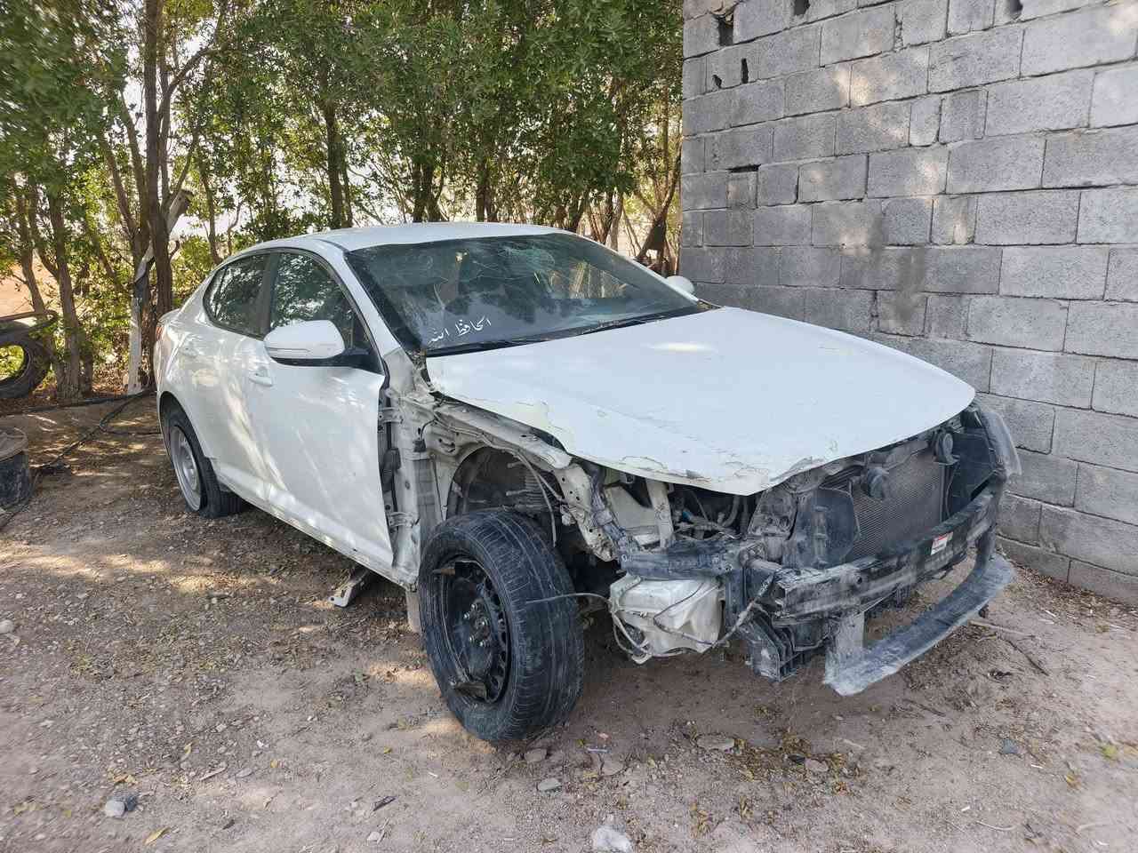 كيا اوبتيما خليجي موديل 2013
ادوات 
بيها حادث ابيع ع وضعيتها 
مكينه 2000دوش 
وكير وتبريد مكفولات 
غرفه جديده 
العنوان.. البصرة 
***********
