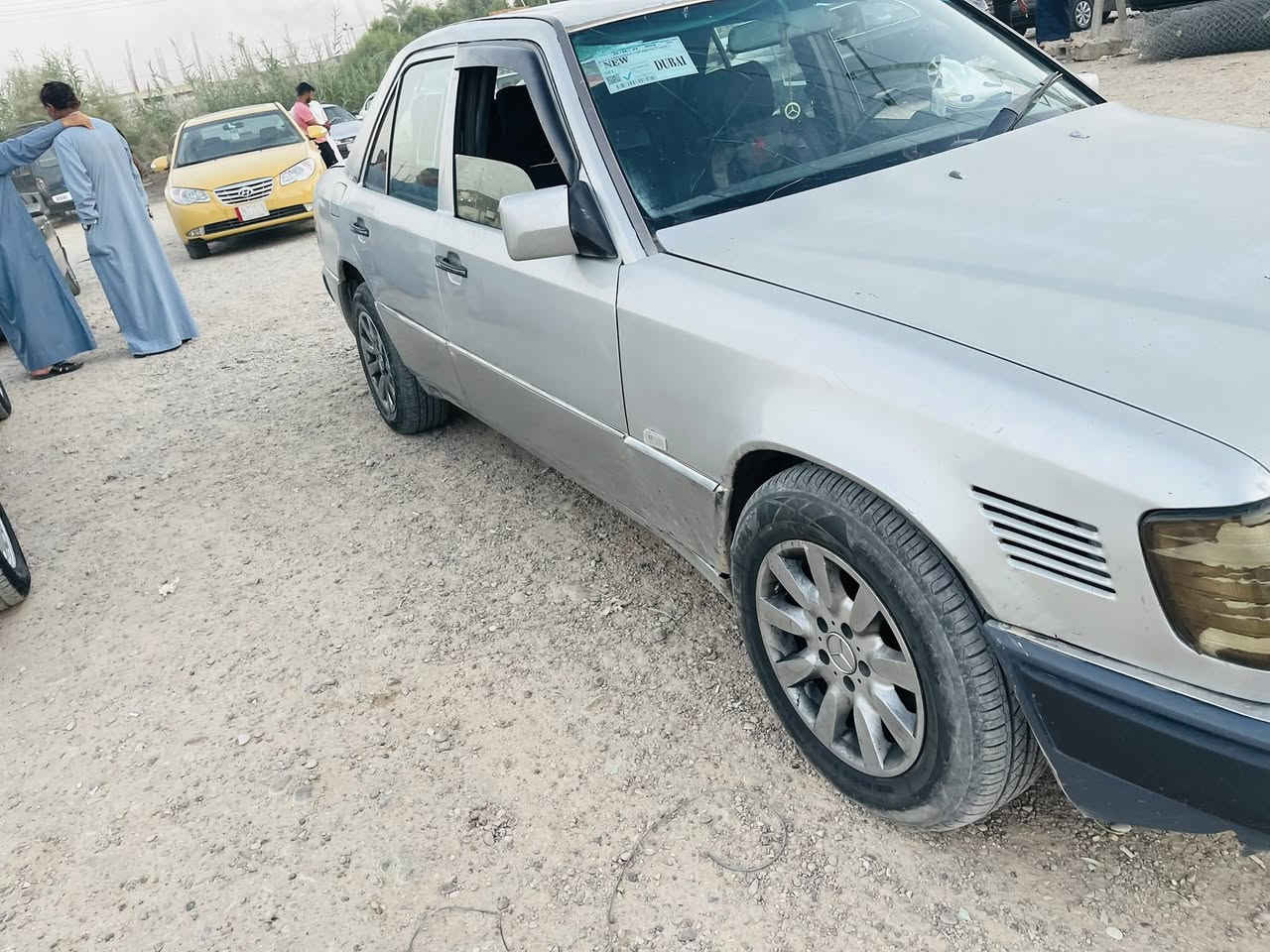 السلام عليكم مارسيدس دب موديل 92كير محرك ففتي مكفولات سيارةًخير من الله للبيع او المراوس مكانها المقدادية  سعرها 45ورقة ***********
