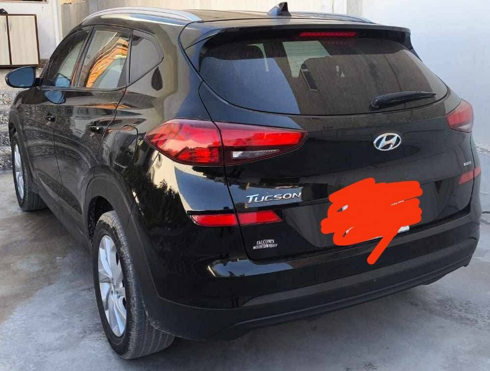 توکسون 2019 امریکی ـ لەسەرناوی خۆمانە
157$
ـ ڕەقەم و سەنەوی و هەززە نوێنە
 بێ سبغە تەنها دوو بست لە بۆلندی هەیە
ـ ئێرباکەکان هەمووی تەواوە و لەسەر وەزعی شەریکەیە
ـ مەکینەی کراوەتەوە
ـ گێڕ لەسەر وەزعی شەریکەیە
ـ دبل اکسل ـ هایتریک
ـ سوکان ڤۆلیوم و تەحکمات
ـ دوو دەرگای پێشەوە بەسمەیە بەلام یەکیان ئیشناکات
ـ دوو کوشنی پێشەوە هیتەرن
ـ زۆر مواسفاتی تر ...
شوێنی سەیارە ڕوڤیا ـ بردرش 

ژمارەی موبایل *********** اكر, نينوى
