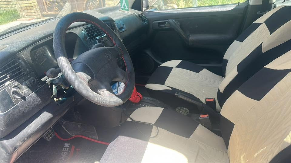 كولف mk3 للبيع او المراوس
مكينه 2000
كير اوتماتيك
تبريد شغال
شاشة و كامره 
عليها ادامه كامله صدر تخم تاير ويل كب 
كهربائيات كلها شغاله 
السياره بدون ضربه بدون صبغ بيها جراد 
السعر 35 
المكان بغداد حي الخضراء 
***********
