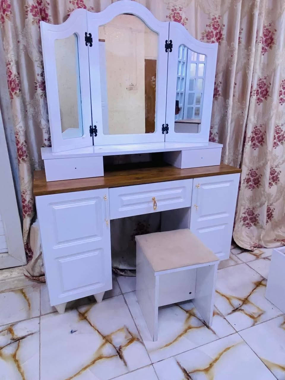 غرفة تركية زاوية ٩ قطع مكان الزعفرانية


**إذا كنت صاحب هذا الإعلان وتريد حذفه لأي سبب، رجاءا أرسل رسالة إلى الدعم الفني**