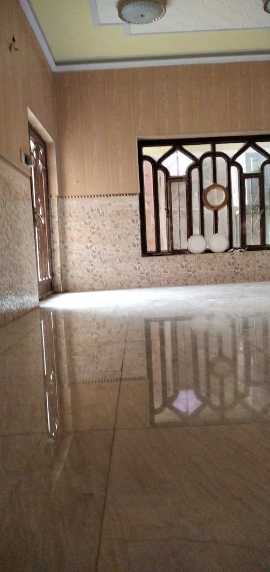 دار للبيع
طابو صرف طابقين
شارع 30 خلف حسينية البتول وقرب شارع 80
الطابق الاول
غرفتين نوم واستقبال وكلدور مع محل وصحيات
الطابق الثاني
غرفتين نوم وكلدور
الطابق الاول الارضية مرمر والجدران تغليف اشرطة وفلين
المساحة الدار200م
رقم الموبايل
***********
***********
