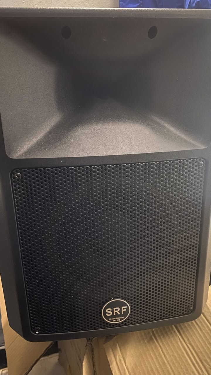 زوج سماعات SRFجدد استخام كلش قليل بعدهن بل كارتون


**إذا كنت صاحب هذا الإعلان وتريد حذفه لأي سبب، رجاءا أرسل رسالة إلى الدعم الفني**