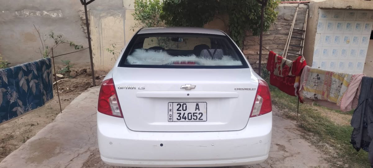 السلام عليكم. عندي اوبترا موديل ٢٠١٢ للبيع ما بيها بس بارد جهة جامرلغ اليسار وشخط بسيط جهة اليمين سيارة نظيفه على أيدي سويت ادامه كامله عليها صدر تمام ماشبة ١٦٥ رقم انكليزي ديالى عندي وكاله عامه وصاحبها موجود. خابر وتتدلل السعر ٨٥ وبيها مجال للطيبين وهذ رقمي ***********
