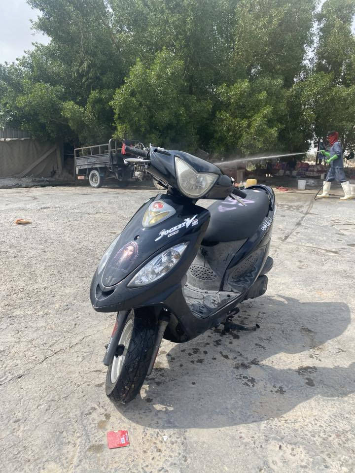 السلام عليكم للبيع دراجة كامكو v2 نص نگرة صارلي شهرين عدل من نزلتهن من الرمبه ب900 الله شاهد كلب وشوف واقتنع وبيك خير ودلل مكاني نجف حي المهندسين رقمي *********** وهذا بي واتساب ‭+964 783 706 9823‬
