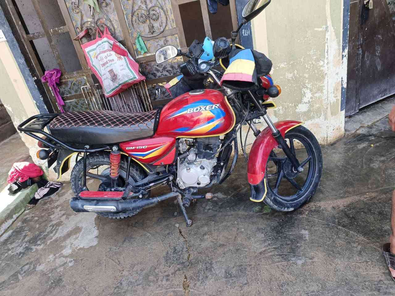 سلام عليكم دراجة بوكسر موديل ٢٣لماكن ديالى بعقوبة لسعر ١٤٠٠ وبي مجال ***********
