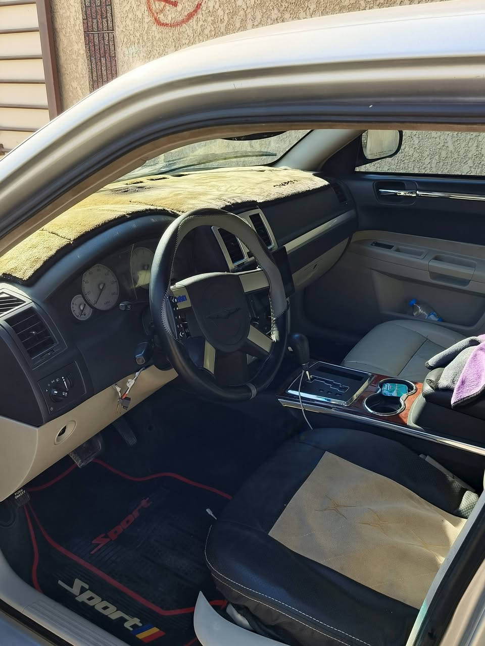 للبيع 2007 كنديه  مكينه تلاثه ونص مصبوغه عام اثر جراد بيها طخه بل باب الوره عكس السايق  ***********6
