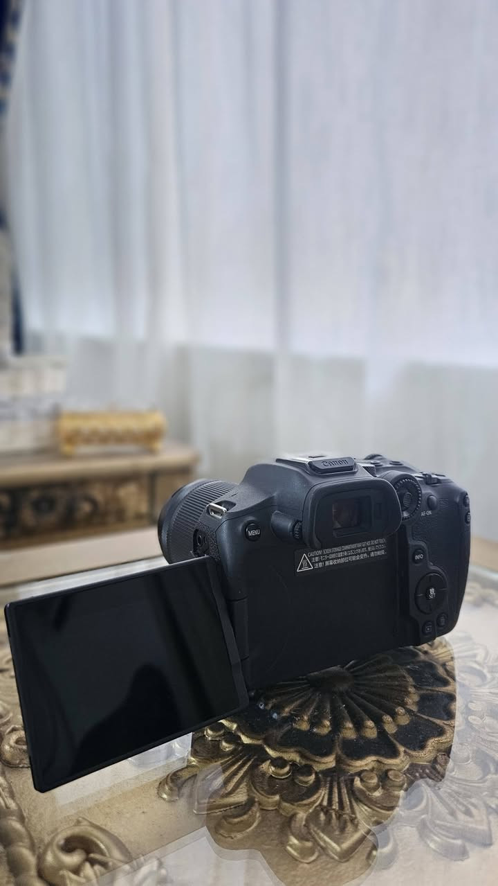 📸 للبيع Canon EOS R7

للبيع كاميرا Canon EOS R7 بحالة ممتازة جداً، استعمال شخصي لمدة 4 أشهر فقط، نظيفة جداً وما متعوبة 

الملحقات:
✅ بطاريتان أصليتان Canon
✅ جنطة حمل صغيرة خاصة بالكاميرا

الكاميرا جاهزة للاستخدام ومناسبة للتصوير الاحترافي وصناعة المحتوى.

📞 للتواصل واتساب: ***********
