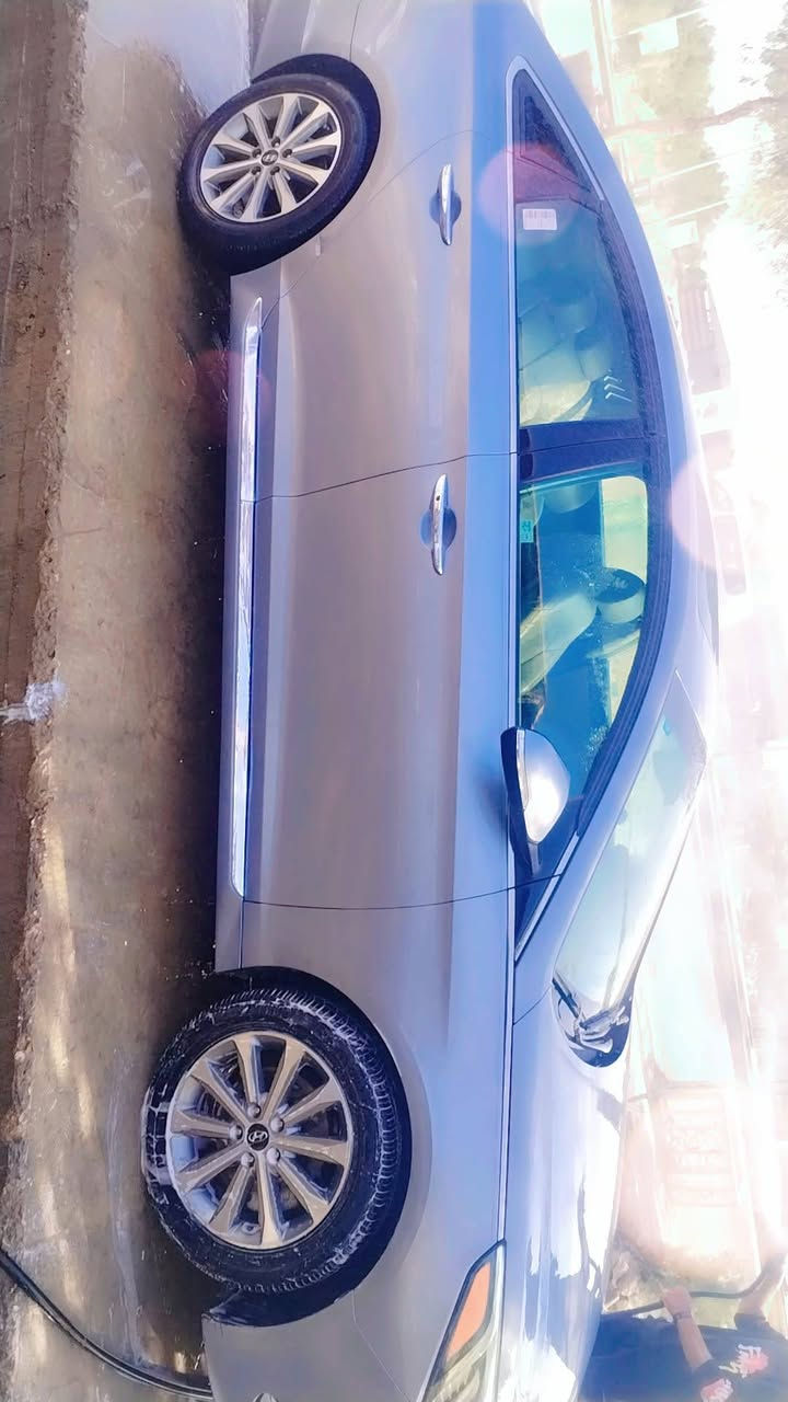 سلام عليكم  سوناته الفين 16 فوال واحد عل وحد المتد  حدثه اباب الخلفي بدل شركه شويه صبقات بل هلال خلفي ( مريكي  سياره كلش حلوه  سعر خاص ***********
