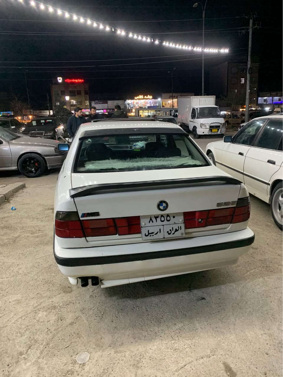 بیئیم مۆدیل ١٩٩٠مکینە ٥٢٥کەپس گیرو مکینە بەشەرت بی لیدرانە پیشو پشتی کەپسە سی پارجە سبوخە بی ناو گرتن  مواسەفات فول فولە بە گیر حادیە کارەبای وەرگەران برانەوە بەشەرتە رقم هەولیرە بس اولیات سحری ٣٣وەرەقەو مجال رقم تلەفۆن *********** أربيل, العراق
